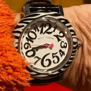Betsey Johnson | Accessories | Cute Betsey Johnson  display picture 2